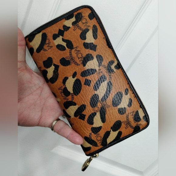 MCM Wallet Limited Edition - Picture 4 of 12